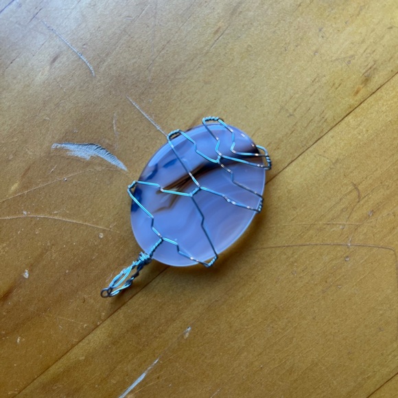 Yellowstone Montana Agate wire wrap pendant - Picture 3 of 13